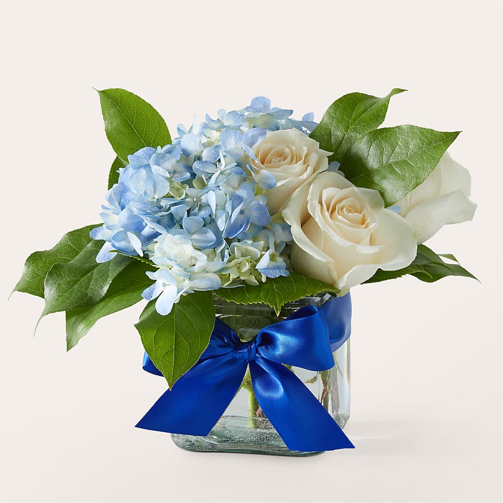Sky Blue Delight Bouquet – HIRT'S FLOWERS INC, Strongsville OH