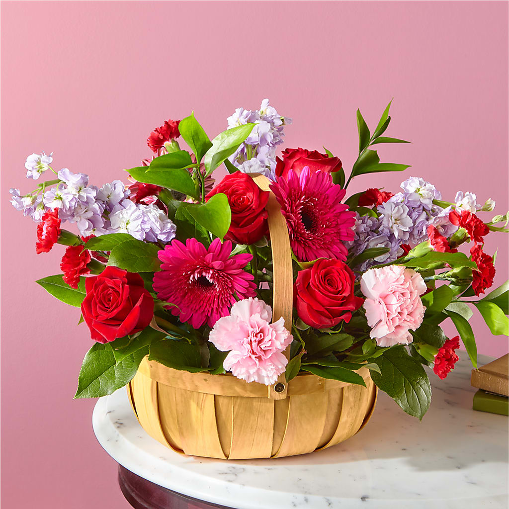 Pink Picnic Basket – HIRT'S FLOWERS INC, Strongsville OH