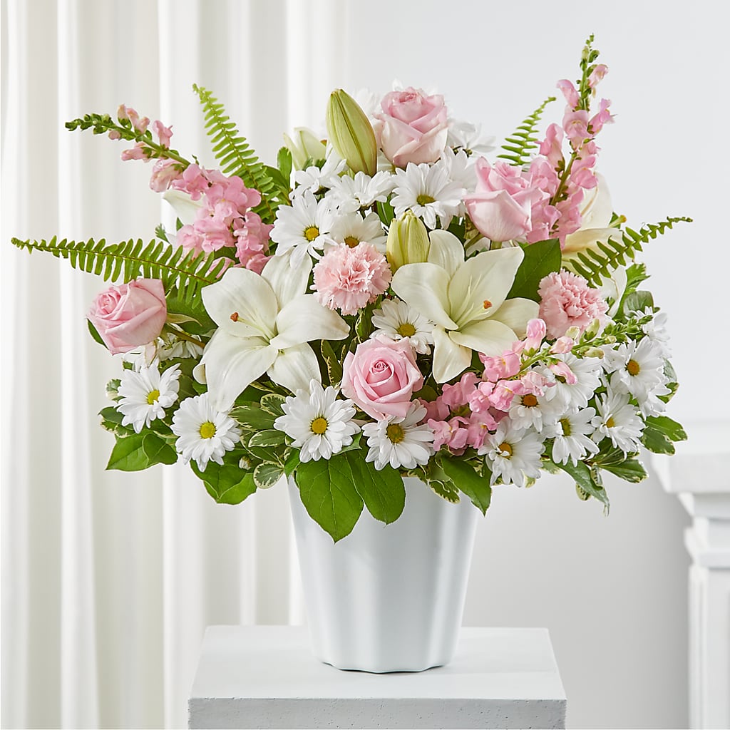 Soft Touch Tabletop Basket – HIRT'S FLOWERS INC, Strongsville OH