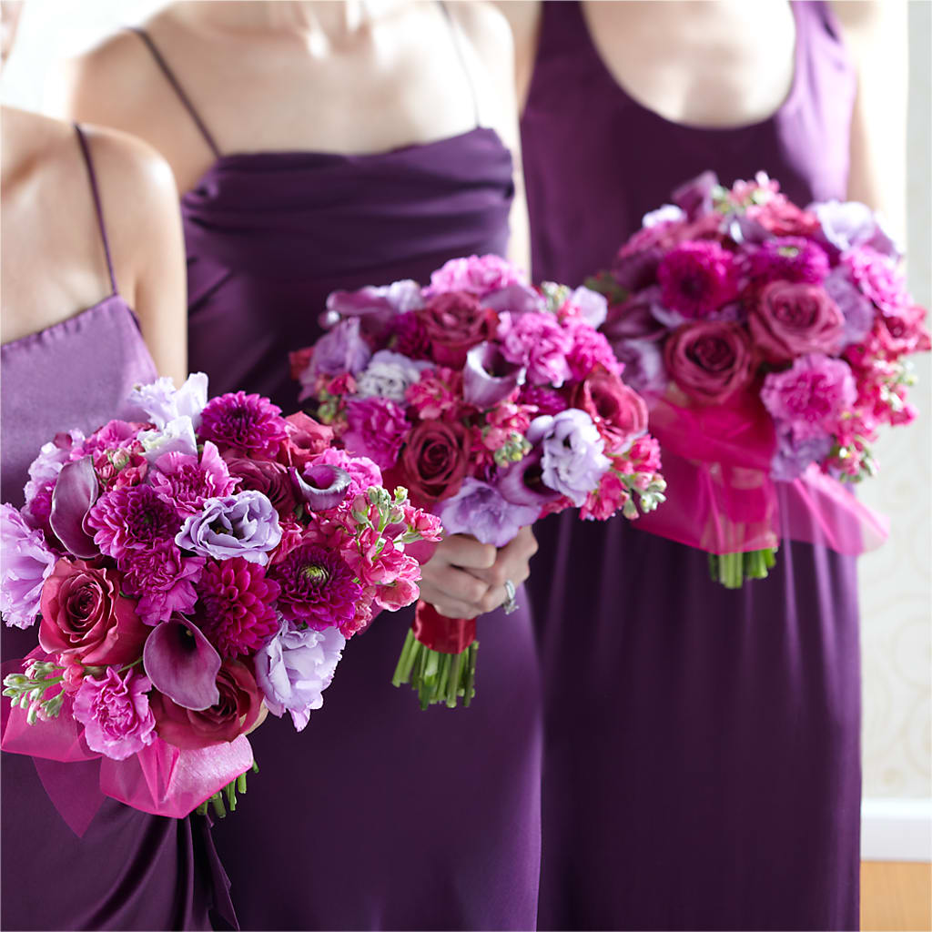 Bridesmaid's Garden Bouquet – HIRT'S FLOWERS INC, Strongsville OH