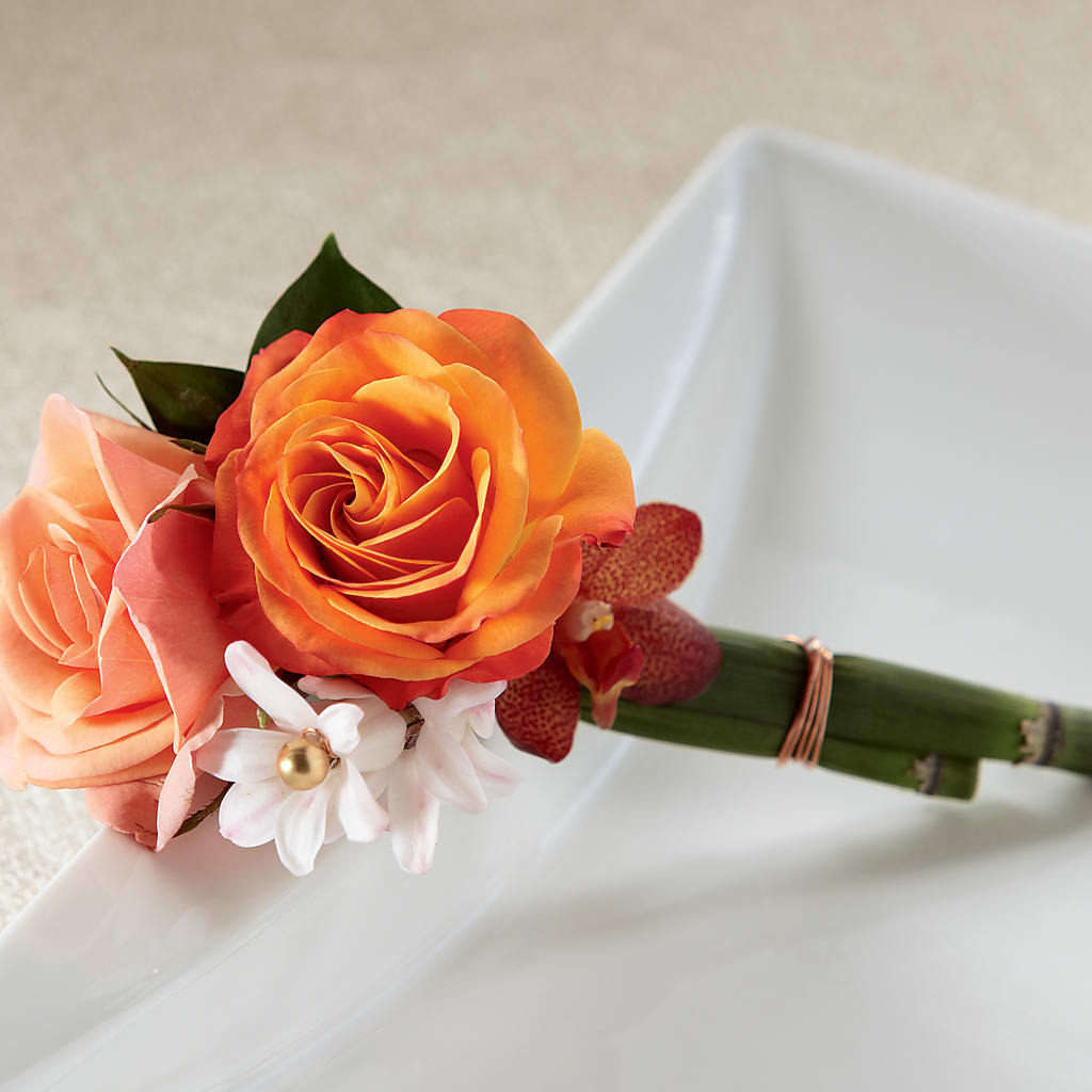 Sunset Dream Boutonniere – HIRT'S FLOWERS INC, Strongsville OH