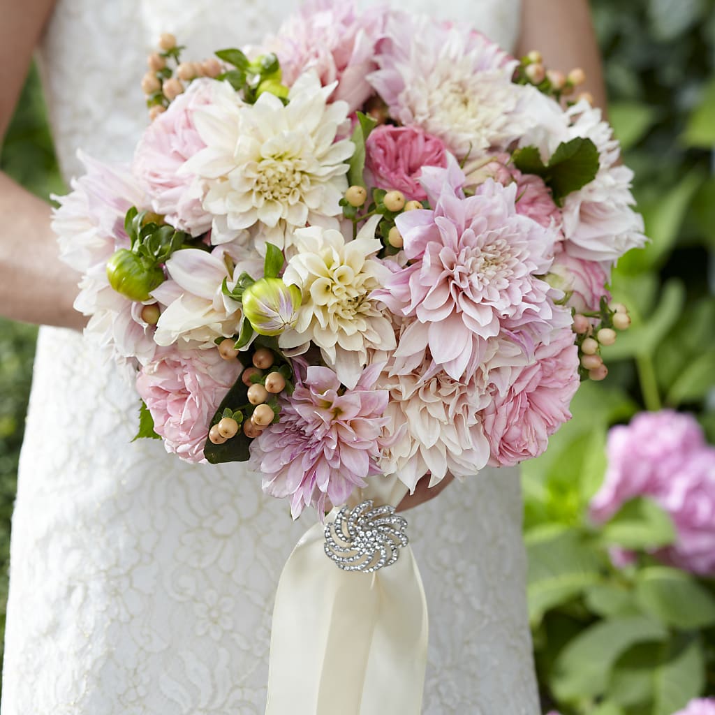 Heart's Promise Bouquet – HIRT'S FLOWERS INC, Strongsville OH