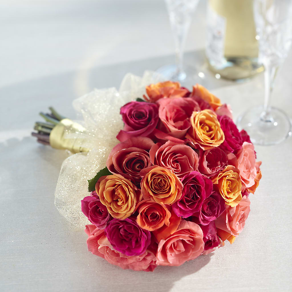 Sweet Roses Bouquet – HIRT'S FLOWERS INC, Strongsville OH