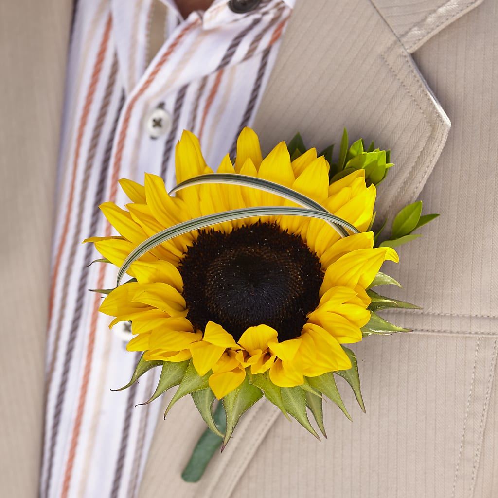 Free Spirit Boutonniere – HIRT'S FLOWERS INC, Strongsville OH