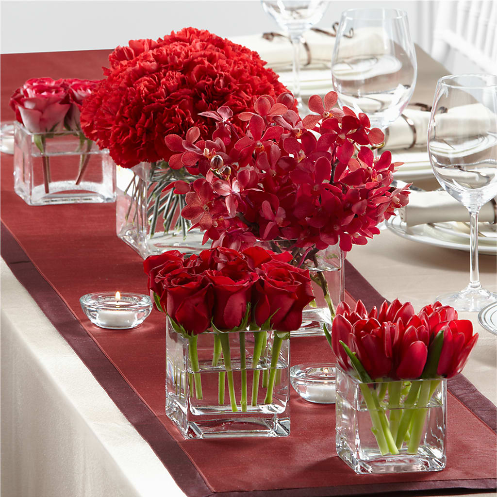 Modern Grace Centerpiece – HIRT'S FLOWERS INC, Strongsville OH