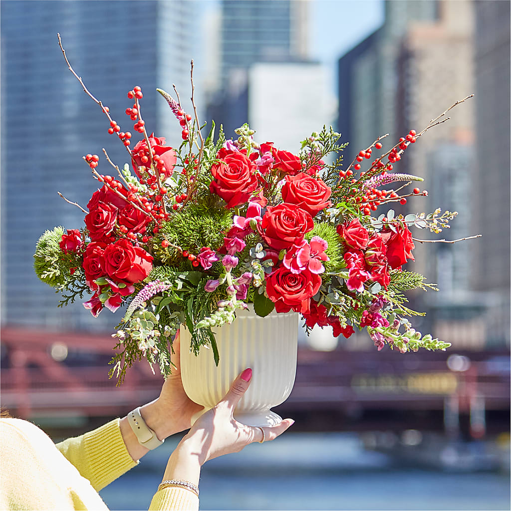 Big Red Bow Bouquet – HIRT'S FLOWERS INC, Strongsville OH