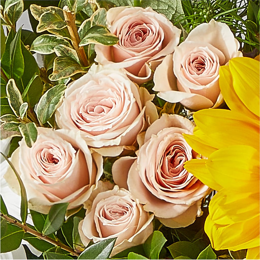 The Good Life Bouquet – HIRT'S FLOWERS INC, Strongsville OH