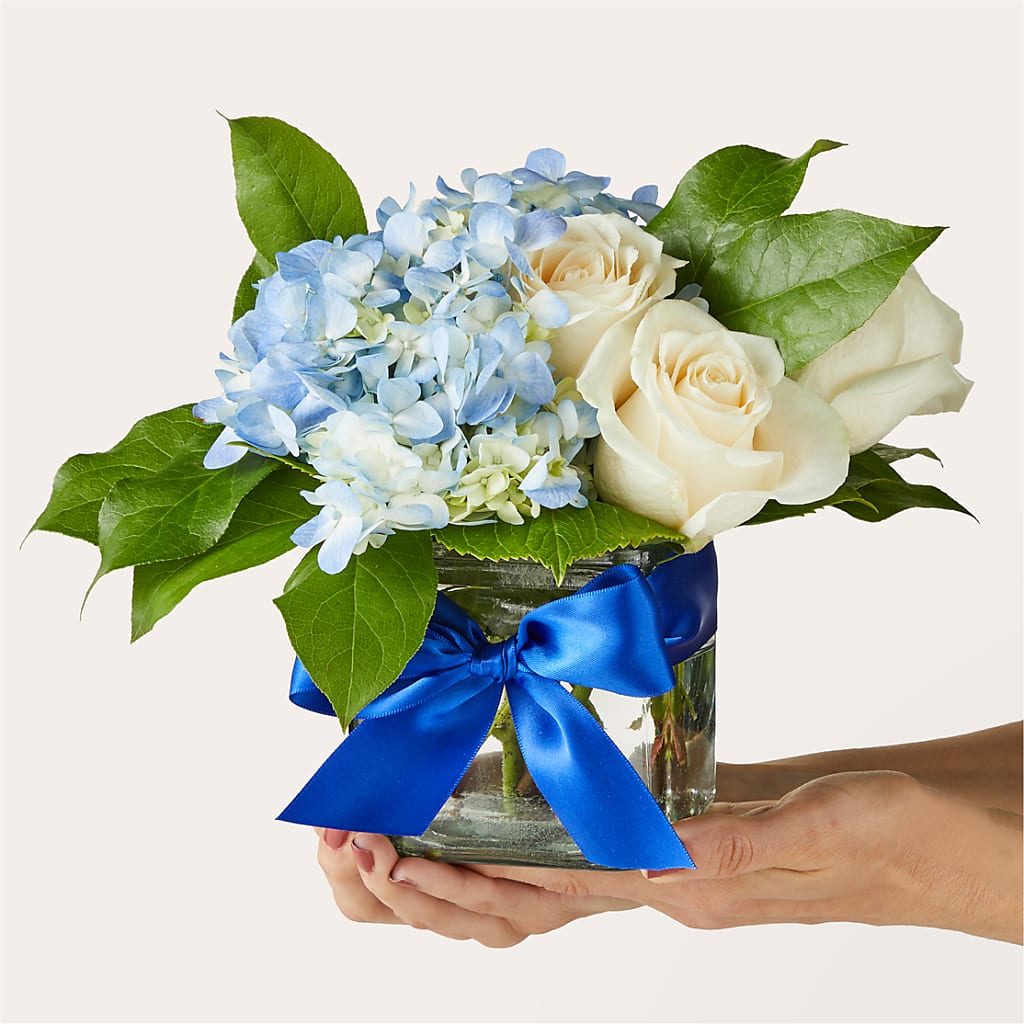 Sky Blue Delight Bouquet – HIRT'S FLOWERS INC, Strongsville OH