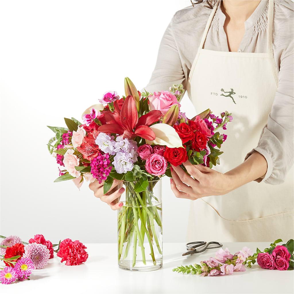 Swooning Over You - A Luxury Florist Original – HIRT'S FLOWERS INC, Strongsville OH