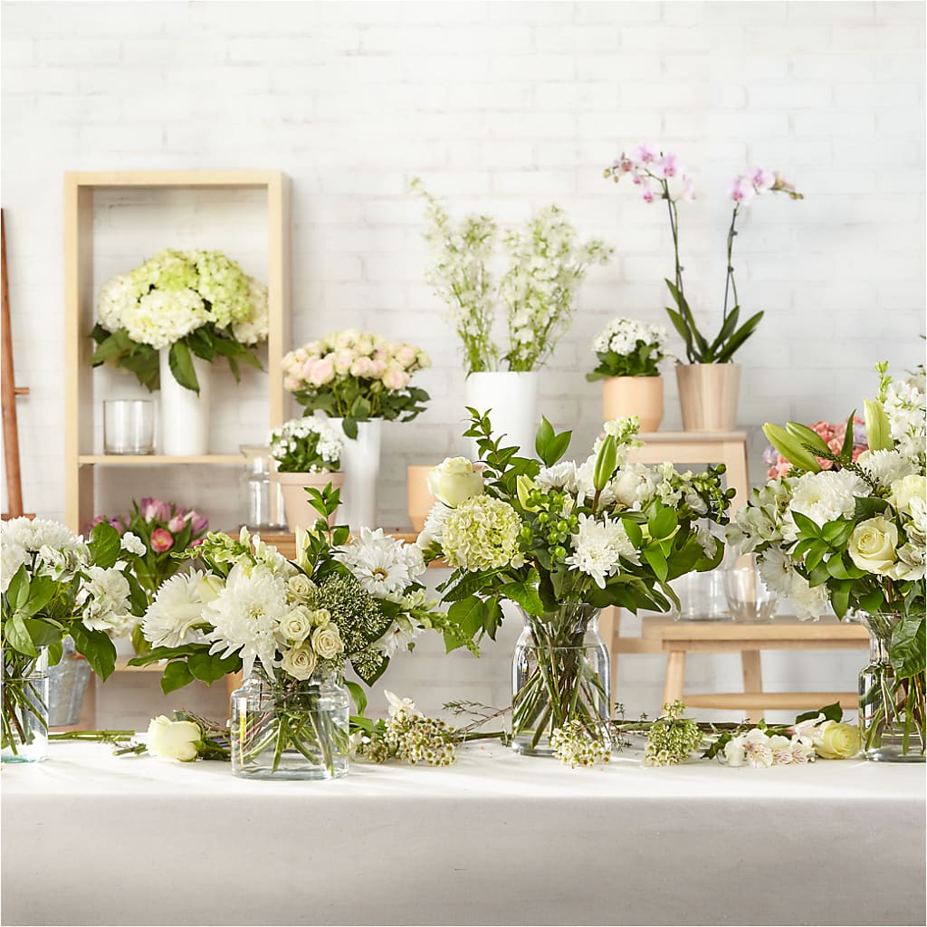 Classic Ivory – A Florist Original – HIRT'S FLOWERS INC, Strongsville OH
