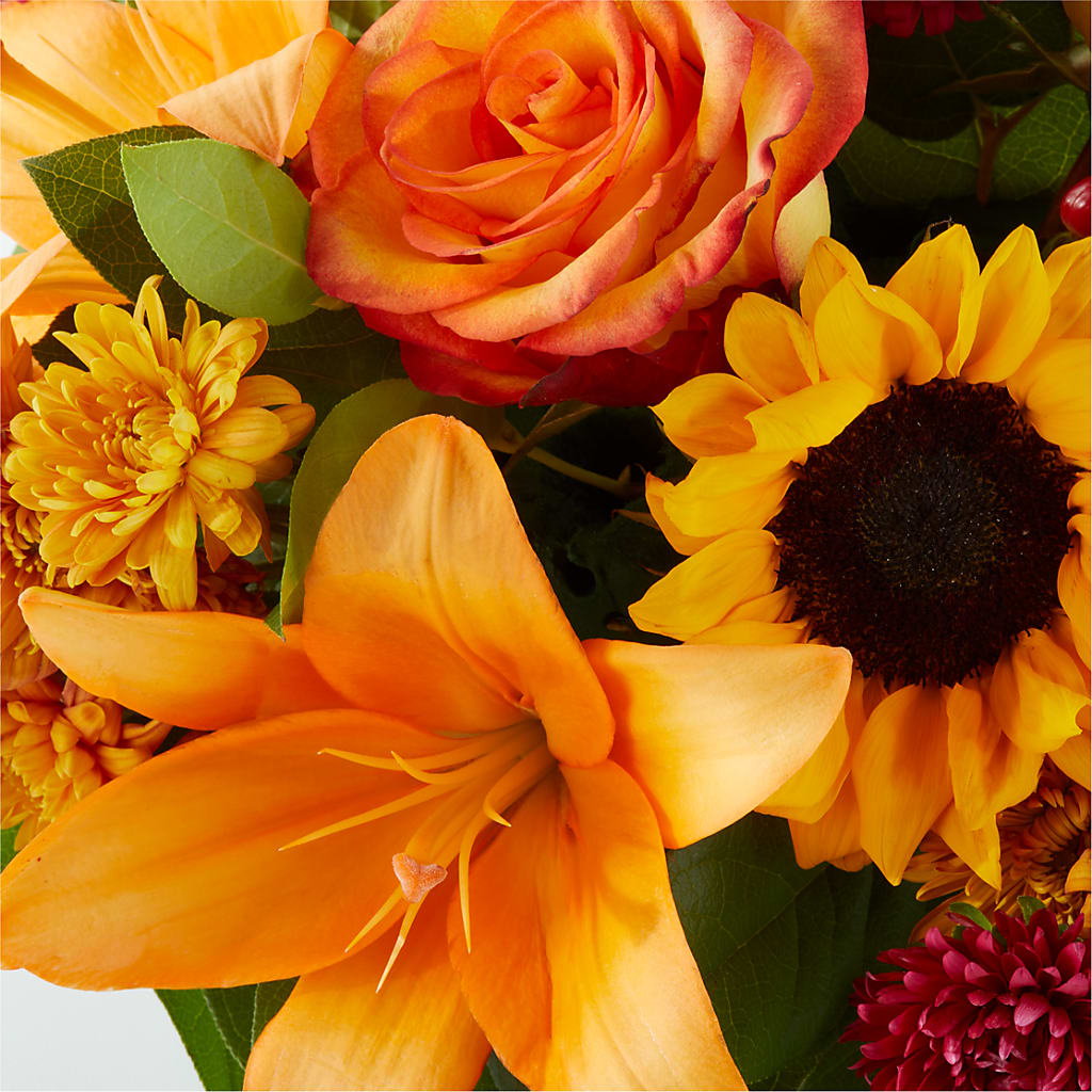 Grateful Centerpiece – HIRT'S FLOWERS INC, Strongsville OH